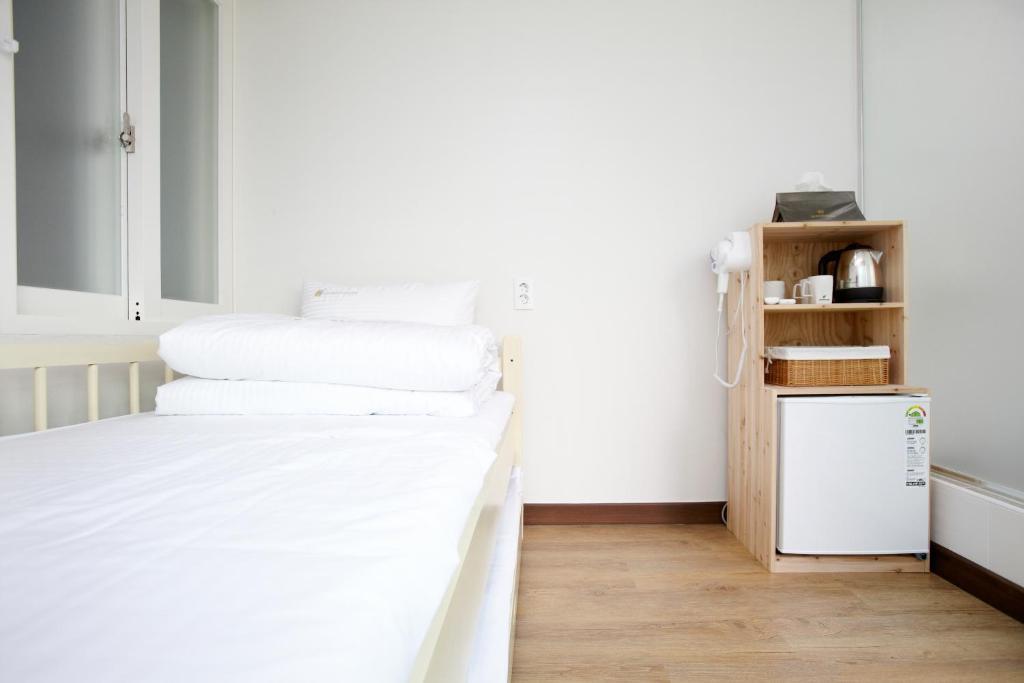24 Guesthouse Sinchon Hongdae Szöul Kültér fotó