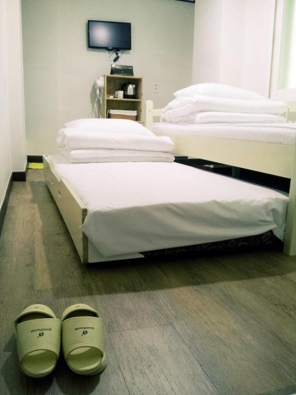 24 Guesthouse Sinchon Hongdae Szöul Kültér fotó