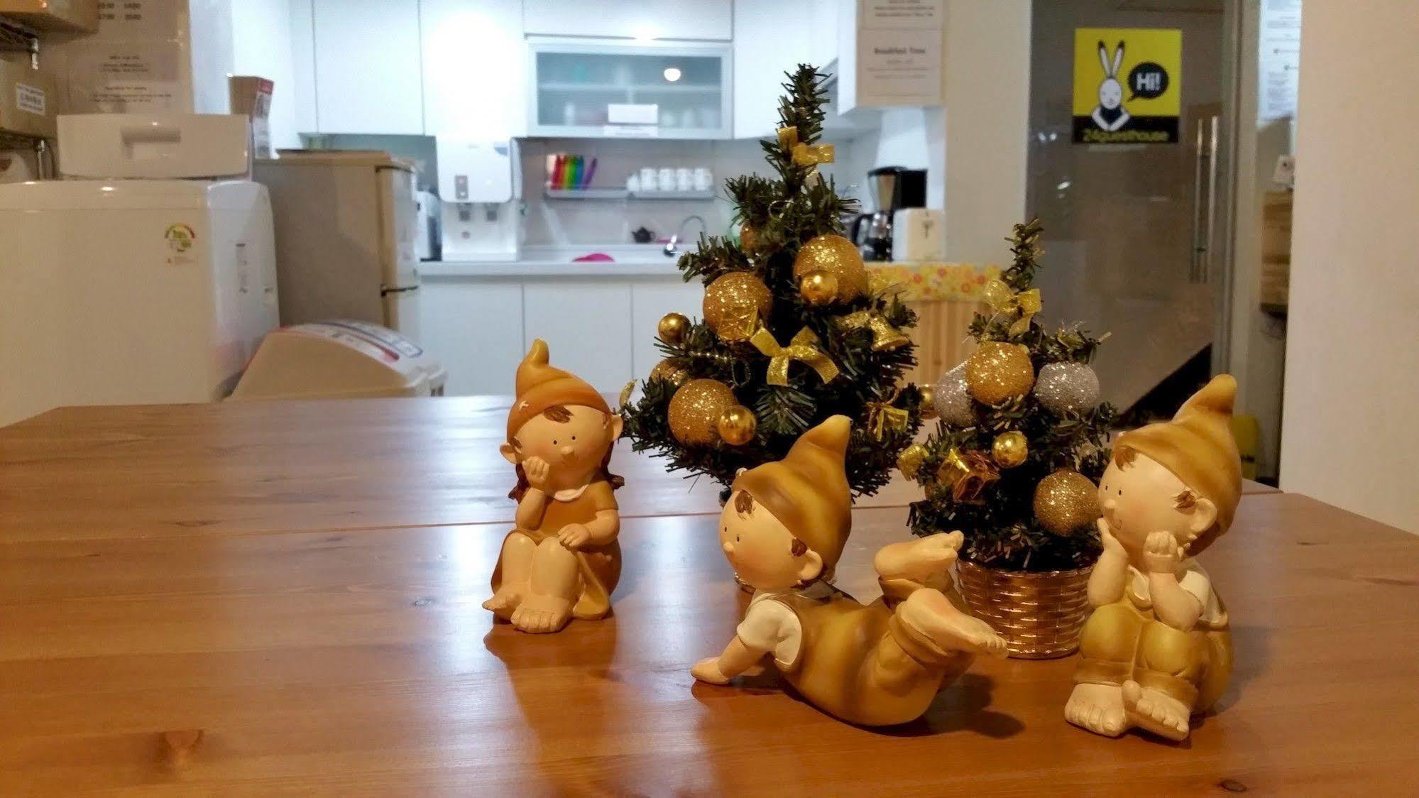 24 Guesthouse Sinchon Hongdae Szöul Kültér fotó